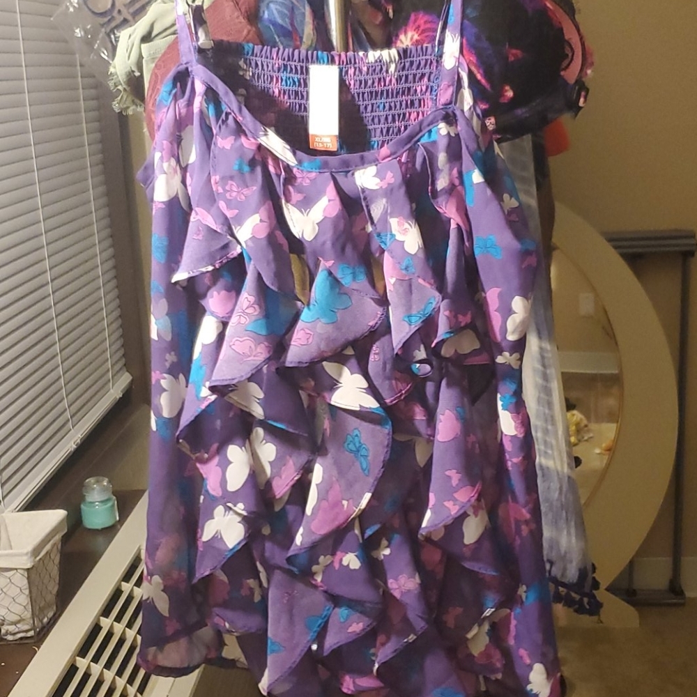 Ruffle Butterfly Tank Top - Picture 2 of 4